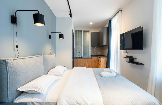 Stones Throw Apartments - Photo 14