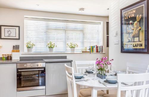 Charming Cottage with Garden - Pass the Keys - Foto 7