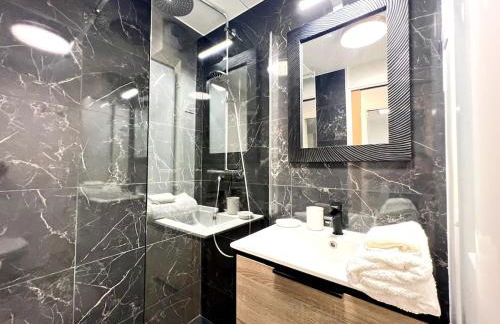 Villeneuve Loubet - Proximité Marina Baie des Anges - Front de Mer - Parking privé - Foto 8