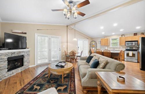 Blue Ridge Bungalow with Hot Tub - Foto 13