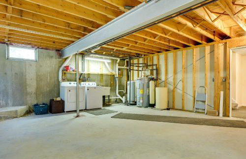 Lake George Oasis with 9 Acres, Hot Tub and Game Room! - Foto 36