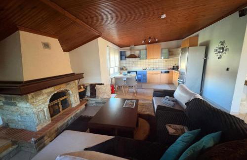 Angels Home - Photo 1