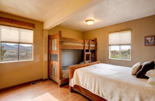 Mtn-View Adobe Home with Large Deck Near Prescott! - Foto 25