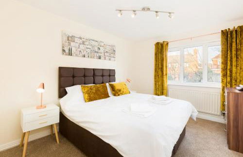 Drayton Manor House FREE parking - Photo 42