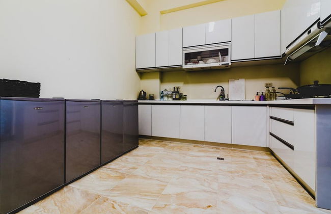 CHLOECHEN-Home - Photo 8