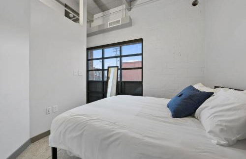 2125 Superior Living - Photo 148