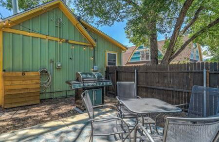 Vibrant Watermelon - Hot Tub, BBQ-Grill, King-Bed, Backyard, Parking - Foto 44