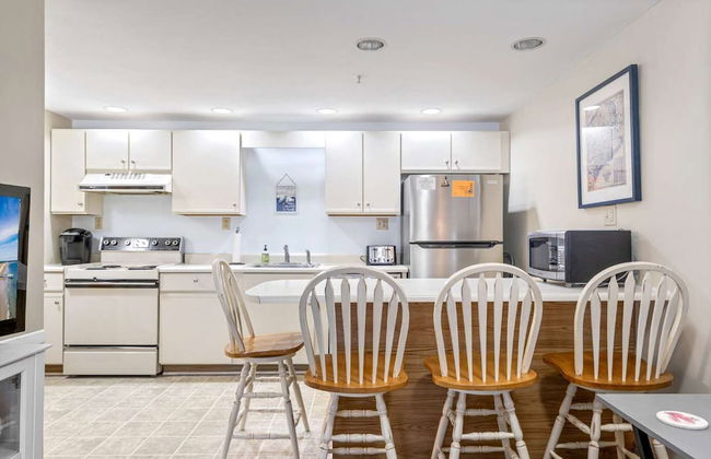 All is Wells Incredible Location! Walk to Beach - Photo 12