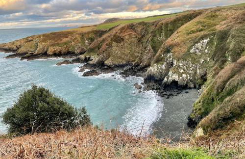 The Hut@Trefechan Wen - Coastal Coziness! - Photo 67