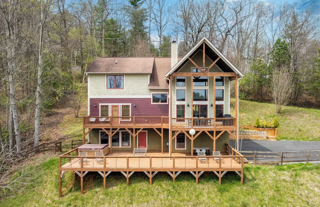 Private Retreat w/ Hot Tub, Amazing Views, Game Room Silver Spoon by Avantstay - Foto 8