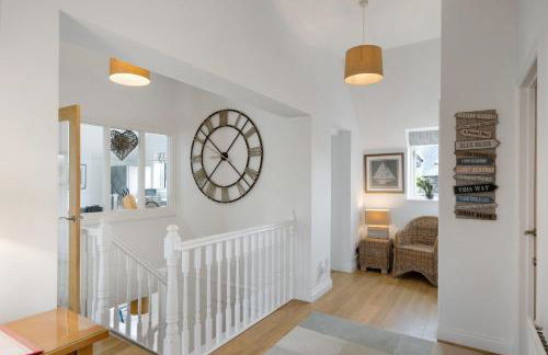 The Little Hawthorns - Photo 17