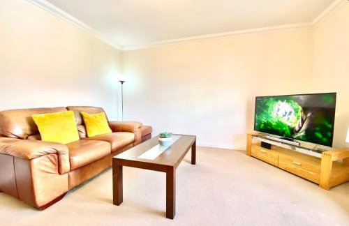 100 Thornhill Drive, Elgin - Photo 9