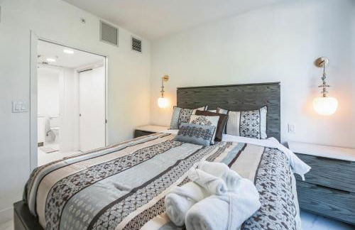 Lux 2BR City-View Retreat in Hollywood, 2nd Floor - Foto 20