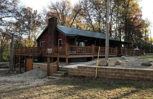 Charming Log Cabin Getaway with Private Hot Tub near Decatur, Illinois - Foto 28