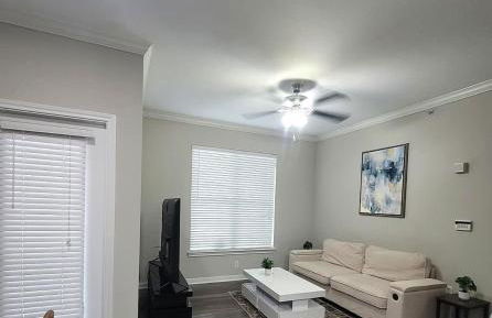 Stylish 1BR Escape Ideal for Business or Leisure - Foto 1