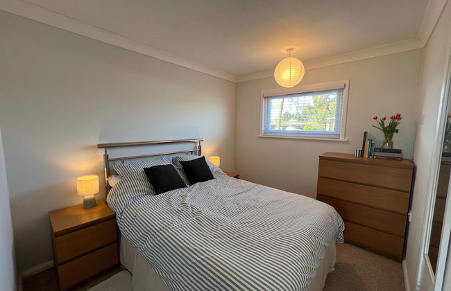 Beach Chalet - 2 Bedrooms - 4 Guests - Parking - Foto 4