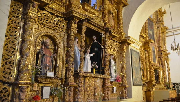Intérieur de l'église de Santa Clara