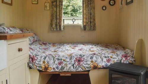 Shepard's Hut - Photo 5