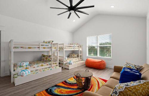 Brand NEW Expansive Coastal Home w/ Custom Furnishings Sleeps 15 - Photo 10