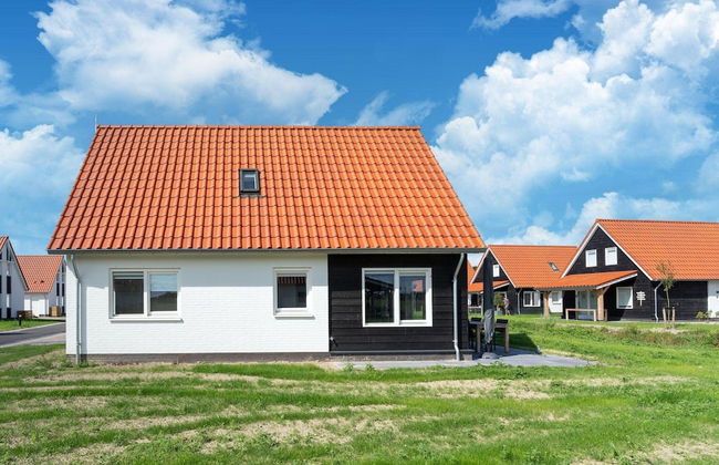 Luxe Stay With Sauna & Garden - Photo 26