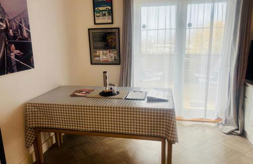 4 bed Townhouse with spectacular views 4 miles from Cardiff 10min drive or train journey to city centre - Photo 7