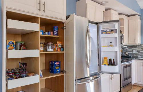 Back Alley Apartment, walk Downtown and Duke - Photo 8