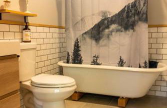 Trailside vacation home—easy walk to Winthrop - Foto 19