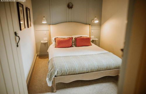 Lyme Tree Farm Cottages - Hotching Barn and Knockstone Cottage - Foto 25