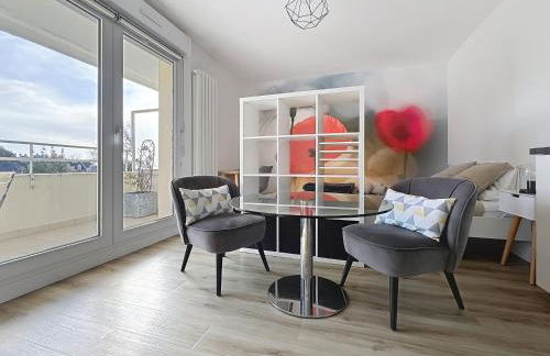 Le Jules Verne - Classé 2 étoiles - Tout confort - Balcon sur cour - Foto 4