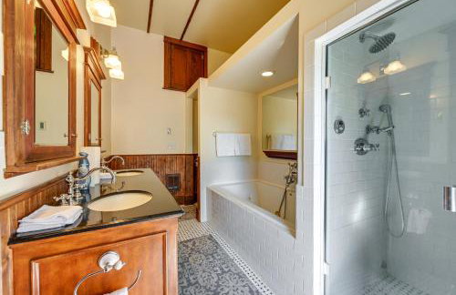 Historic Auburn House on 37 Acres with Private Lake! - Foto 18