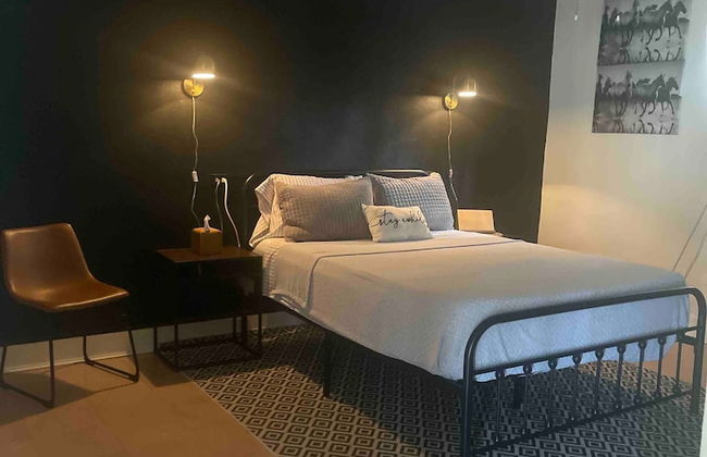 Pr Pvt Rm 5 Qn Bed Gated Comm Easy Parking - Photo 3