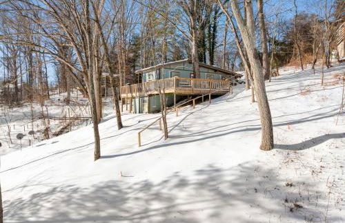 Lazy Lake 3BR Cabin w/ Mtn Views + Hot Tub +Wi-Fi - Foto 49