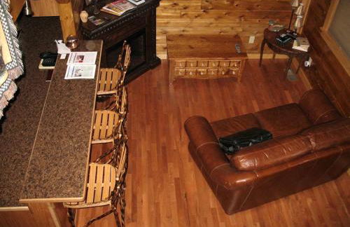 Rustic Log Cabin For a Group Getaway near Lake Cumberland in Kentucky - Foto 13