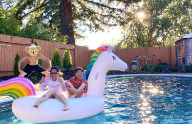 NEW cozy beautiful house with pool and hot tub - Foto 1