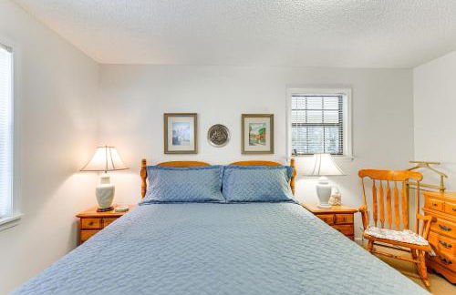 Waterfront Wheeler Lake Home with Furnished Deck - Photo 9