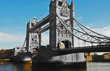 2 beds by Tower Bridge, Walk to Sights & Dining - Photo 11