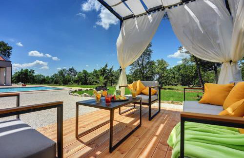 Radola residence by Radola family - Photo 12