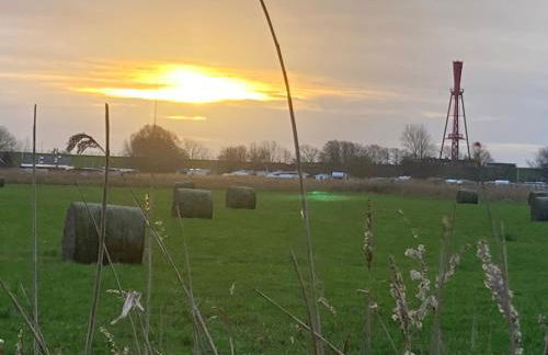 Urlaub beim Käptn! Freistehendes Premium Nordsee-Ferienhaus mit Fahrrädern, Stellplatz und Garten, 150m zur Nordsee - Foto 24