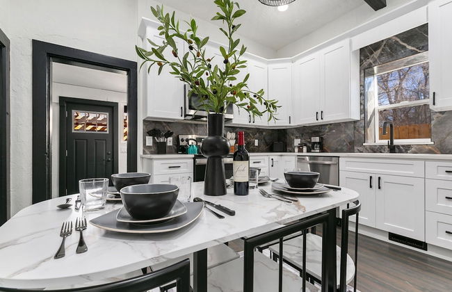 Old Town Retreat w/ Hot Tub Steps From Csu! - Foto 8