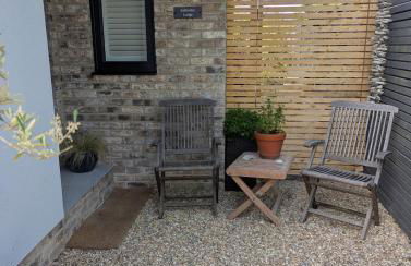 Saltwater Lodge - Air Conditioned 75yrd to the sea - Photo 27