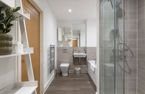 Lovely Home Near Canal, Park, & Central MK - Foto 19