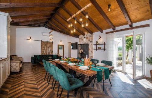 Luxury Villa Nature with heated private pool, sauna & fire pit, a short walk to the beach - Photo 51