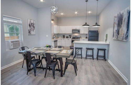 Cozy and Lovely 2BR 2BA Apt#a Near Lively Downtown - Foto 12