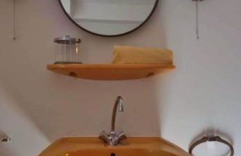 Cozy house with courtyard - Foto 12