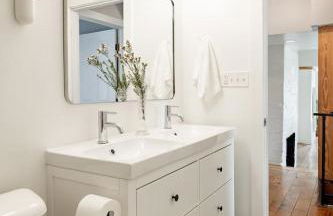 Soaring 2BR Parkside Loft Walkable to it All - Foto 16