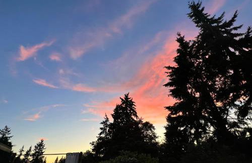 Spacious Retreat w/ Hot Tub. Perfect for Families - Photo 8