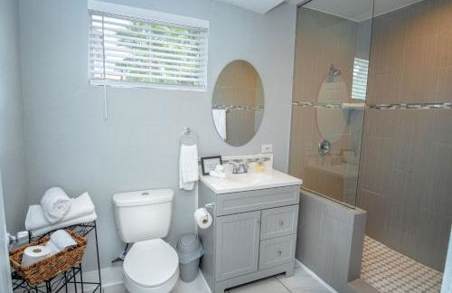 Stunning 2br/1ba Historic Pad Few Steps Downtown - Photo 30