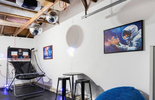 Stylish House with Hot Tub, Fire Pit Pool table near Denver - Photo 23