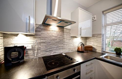 Beautiful Cozy Home With Free Parking - Foto 8