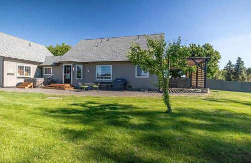 Spacious Family Home with Hot Tub - Foto 18